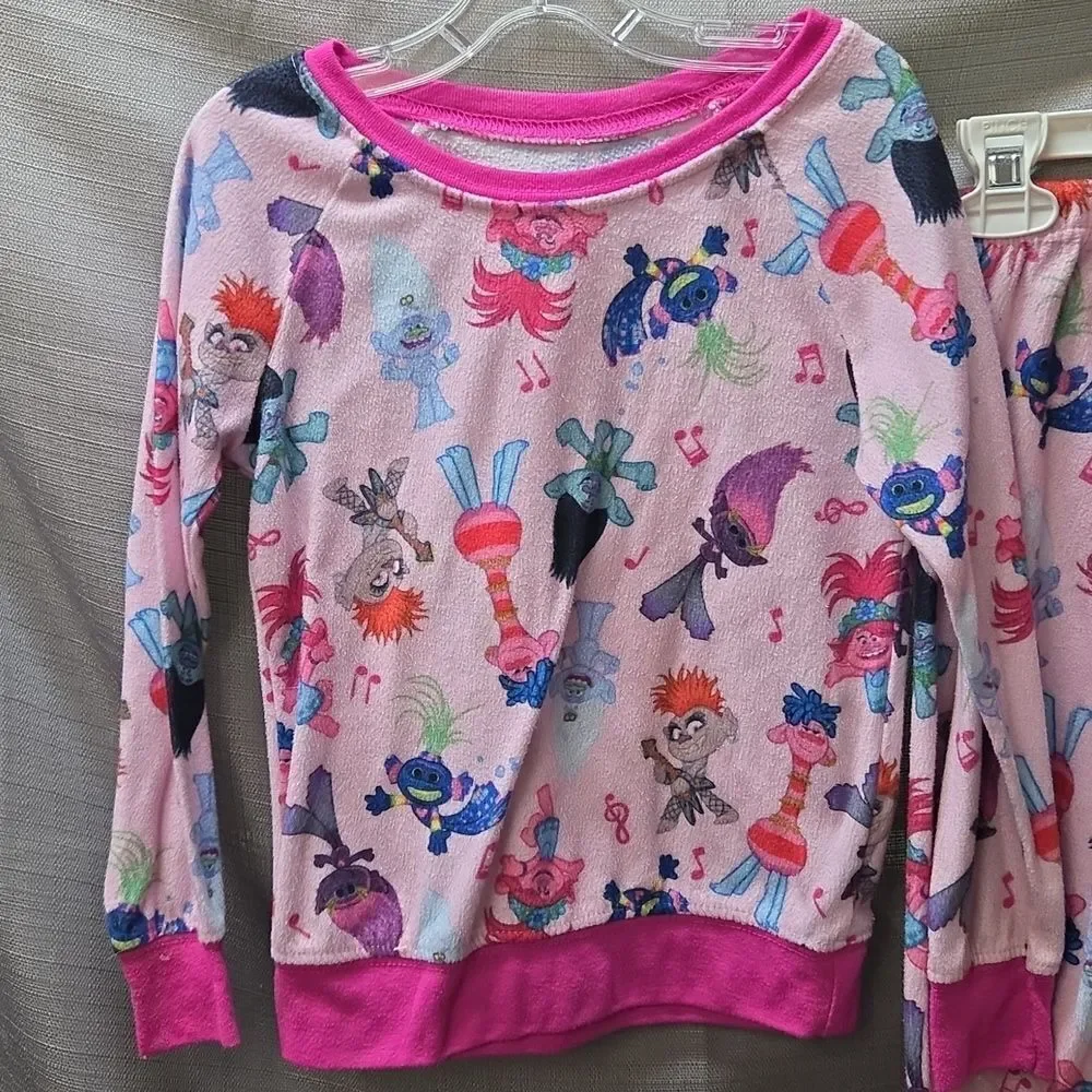 Dreamworks Pink Pajama Set with‎ Colorful Characters Childs Size Small